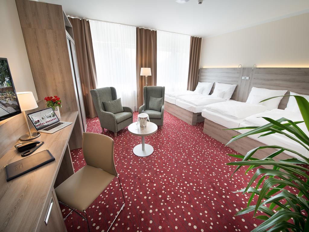 Ea Hotel Kraskov Stary Dvur الغرفة الصورة